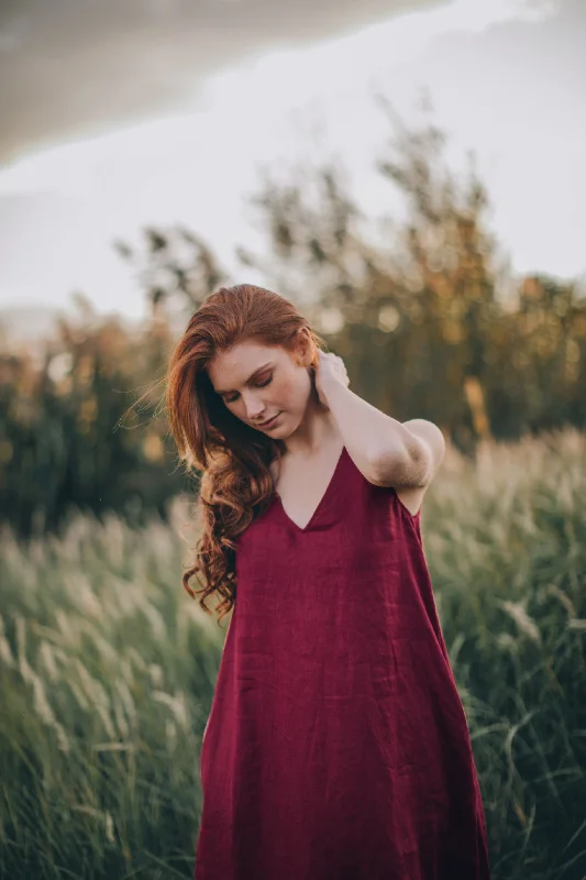 Minimalist Linen Maxi Dress with V-neck