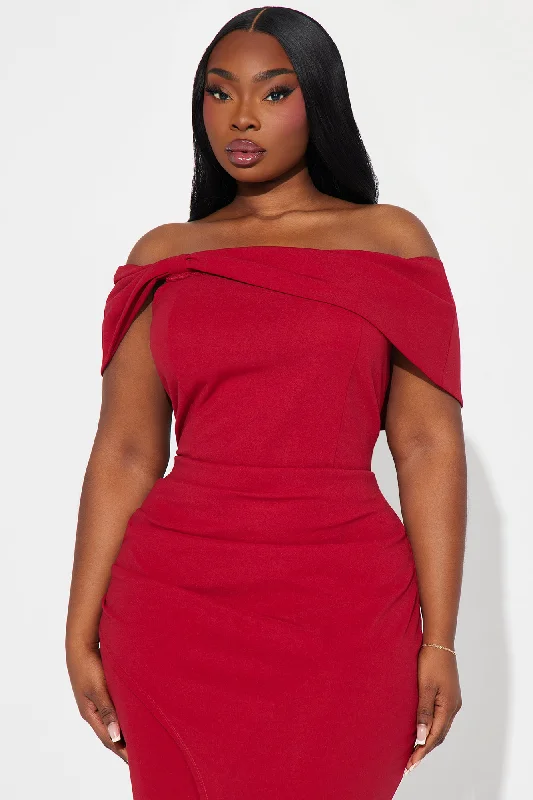 Sofia Off Shoulder Maxi Dress - Red