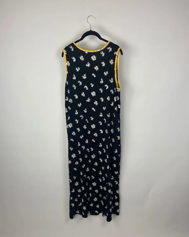 Black Daisy Dress - Size 6/8 & 14/16W