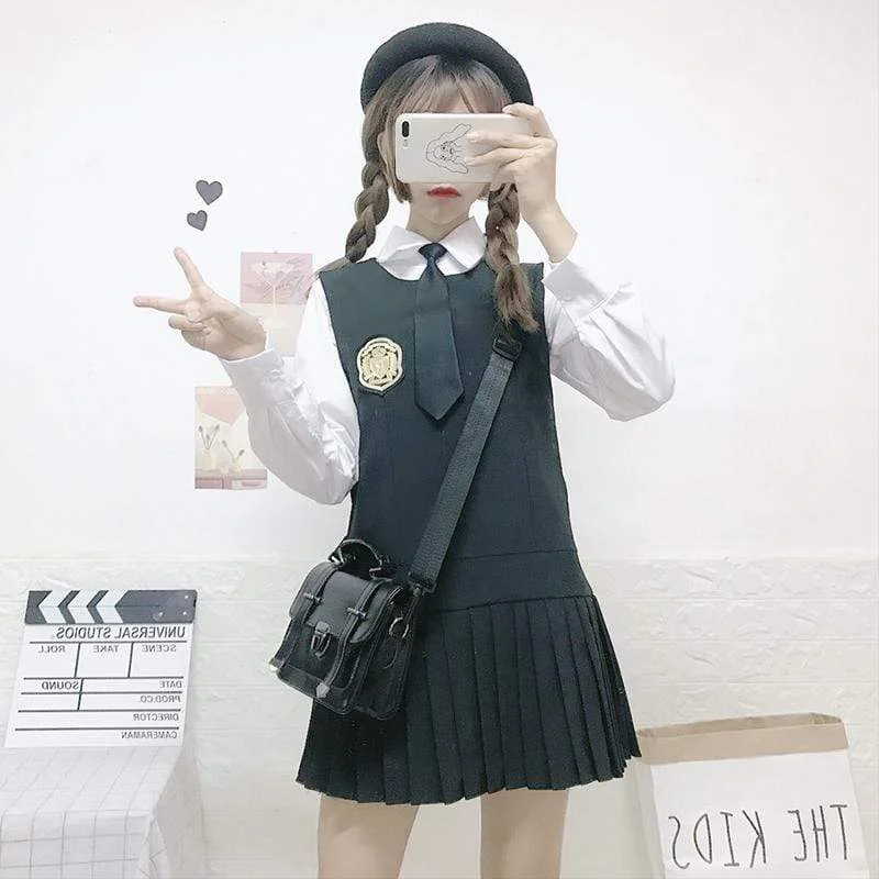 Harajuku Sleeveless Dress With Badge