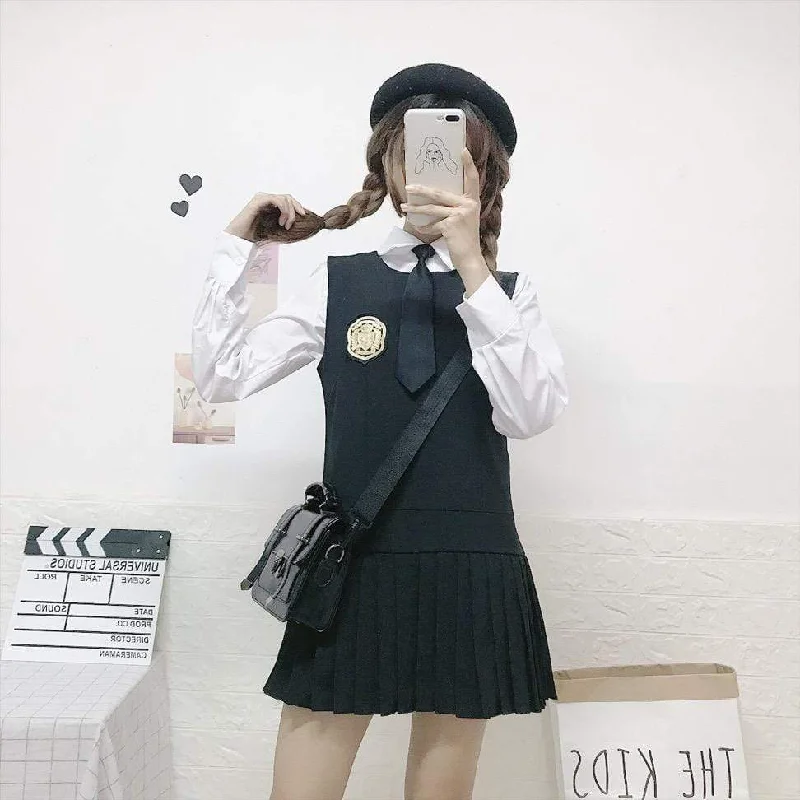 Harajuku Sleeveless Dress With Badge