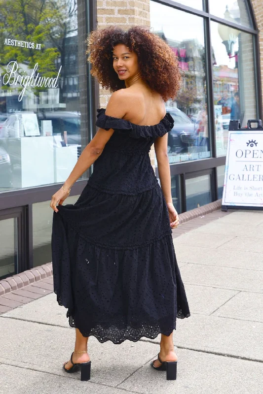 Petite Off the Shoulder Tiered Maxi Dress (Black)