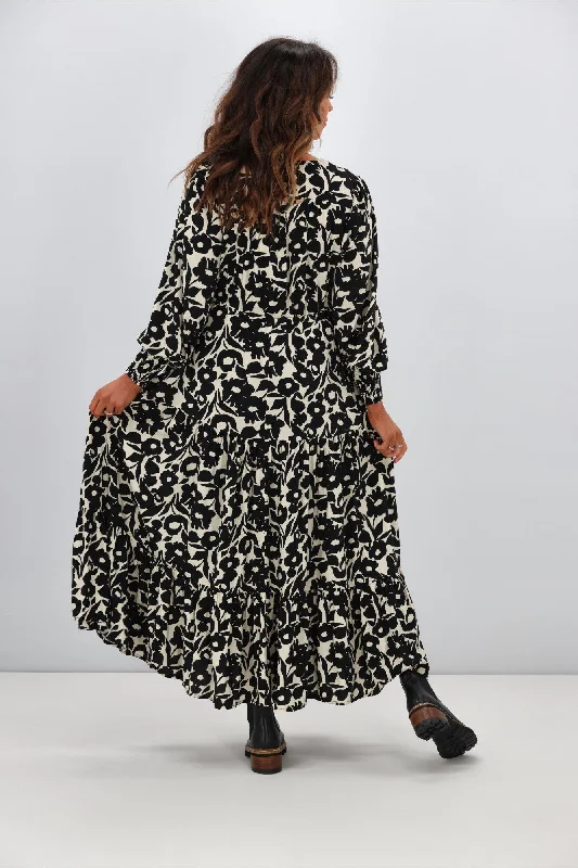 Silver Wishes Lacy Maxi Black Floral